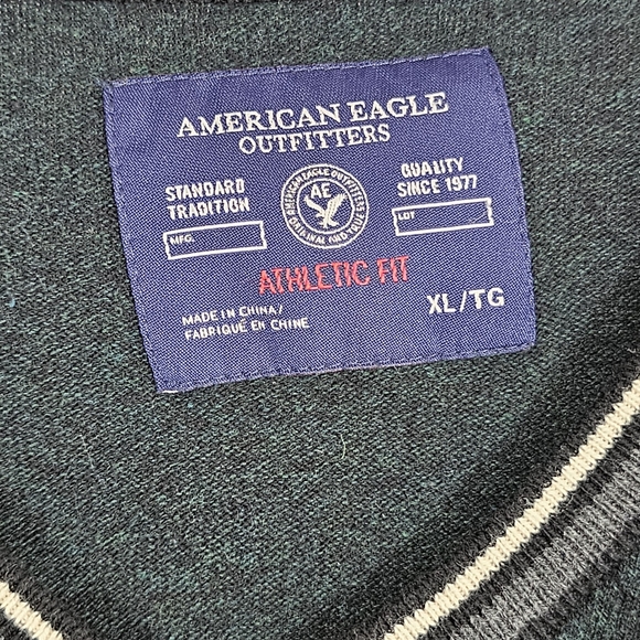 American Eagle Outfitters dark Green XL Men V neck Sweater 100% Cotton shirt - Picture 2 of 5